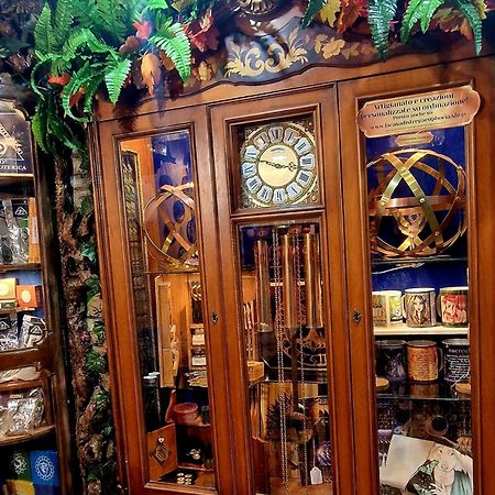 La Casa Di Strega Euphoria - Casa Vacanza Tra Arte E Magia Viterbo Exterior foto